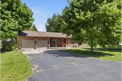 5645 S Beebe Drive, Rochelle, IL 61068 - Photo 5