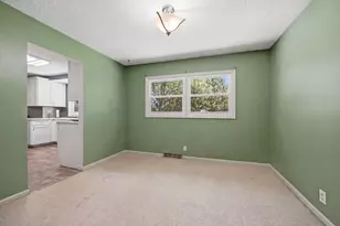 5645 S Beebe Dr, Rochelle, IL 61068 - Photo 11