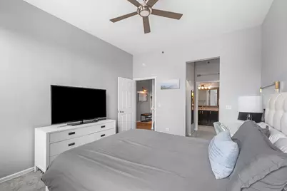 340 W Superior Street #1401, Chicago, IL 60654 - Photo 11