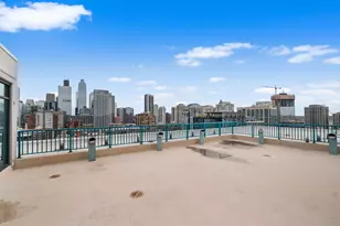 340 W Superior St, Chicago, IL 60654 - Photo 25