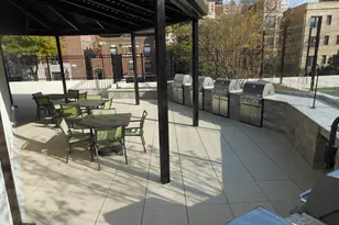 3930 N Pine Grove Ave, Chicago, IL 60613 - Photo 9