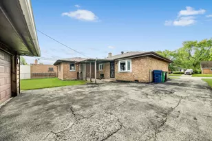 7030 Saratoga Dr, Bridgeview, IL 60455 - Photo 15