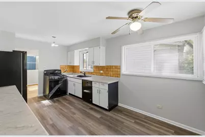 579 Dawes Avenue, Glen Ellyn, IL 60137 - Photo 13