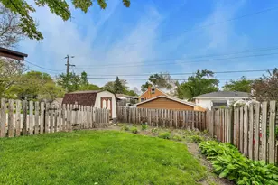 201 E Monroe Ave, Villa Park, IL 60181 - Photo 21