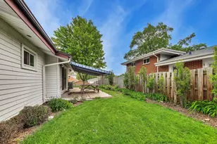 201 E Monroe Ave, Villa Park, IL 60181 - Photo 17