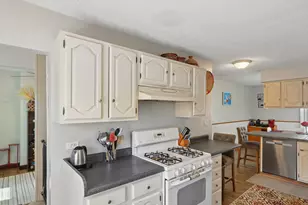 735 Kirkwood Ave, Winthrop Harbor, IL 60096 - Photo 9