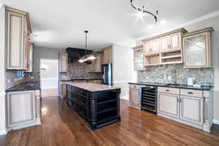 1837 Auburn Ave, Naperville, IL 60565 - Photo 9