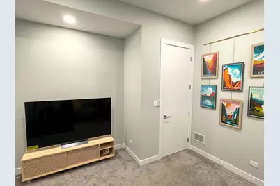 1506 W Superior Street #1, Chicago, IL 60642 - Photo 17