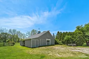 33W451 Surrey Rd, Wayne, IL 60184 - Photo 9