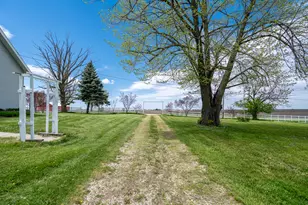 1274 Whitney Rd, Amboy, IL 61310 - Photo 27