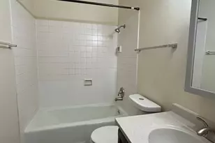 1300 Getzelman Dr, Elgin, IL 60123 - Photo 7
