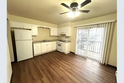1300 Getzelman Drive #6, Elgin, IL 60123 - Photo 3