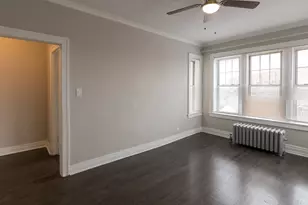 3126 W Eddy St, Chicago, IL 60618 - Photo 3
