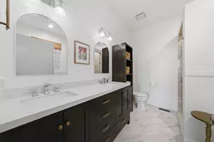 823 N Marshfield Ave, Chicago, IL 60622 - Photo 15
