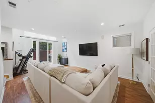 823 N Marshfield Ave, Chicago, IL 60622 - Photo 19