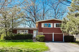 2710 Marl Oak Dr, Highland Park, IL 60035 - Photo 1