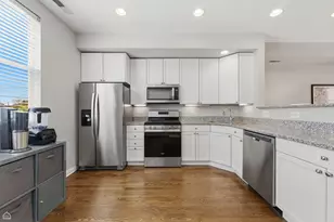 6951 N Western Ave, Chicago, IL 60645 - Photo 11