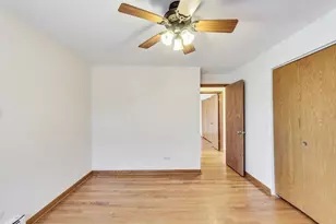 4933 N Lester Ave, Chicago, IL 60630 - Photo 7