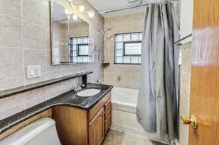 4933 N Lester Ave, Chicago, IL 60630 - Photo 3