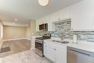 502 Tyler Dr, Carpentersville, IL 60110 - Photo 9