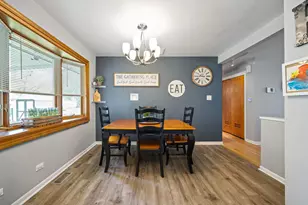 948 Carswell Ct, Elk Grove Village, IL 60007 - Photo 7