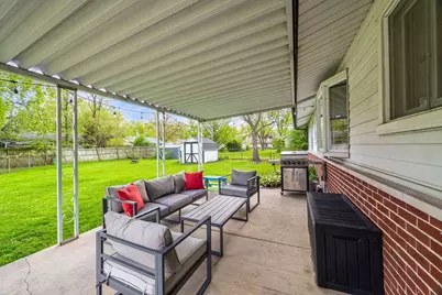 948 Carswell Court, Elk Grove Village, IL 60007 - Photo 17