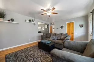 948 Carswell Ct, Elk Grove Village, IL 60007 - Photo 5