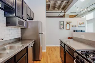 1645 W Ogden Ave, Chicago, IL 60612 - Photo 7