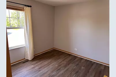 2240 Flagstone Lane, Carpentersville, IL 60110 - Photo 7