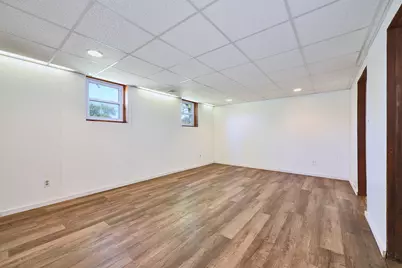 913 Vine Street, Streamwood, IL 60107 - Photo 11