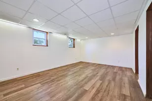 913 Vine St, Streamwood, IL 60107 - Photo 11