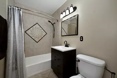 913 Vine Street, Streamwood, IL 60107 - Photo 7