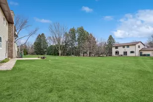 5017 Kenneth Dr, Crystal Lake, IL 60014 - Photo 19