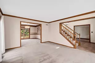 2S517 Danbury Dr, Glen Ellyn, IL 60137 - Photo 13