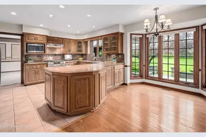 2S517 Danbury Drive, Glen Ellyn, IL 60137 - Photo 19