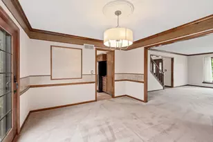 2S517 Danbury Dr, Glen Ellyn, IL 60137 - Photo 17