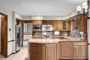 2S517 Danbury Dr, Glen Ellyn, IL 60137 - Photo 23