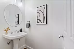 2043 N Bissell St, Chicago, IL 60614 - Photo 11