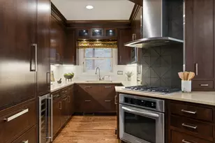 2043 N Bissell St, Chicago, IL 60614 - Photo 9
