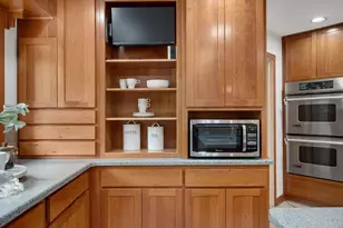 6444 Pontiac Dr, Indian Head Park, IL 60525 - Photo 13