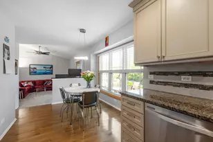 879 Burgess Cir, Buffalo Grove, IL 60089 - Photo 11
