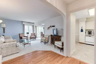 200 Lake Blvd, Buffalo Grove, IL 60089 - Photo 5