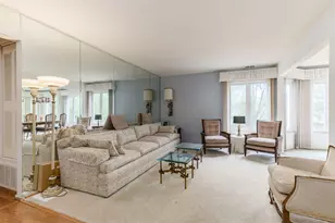 200 Lake Blvd, Buffalo Grove, IL 60089 - Photo 7