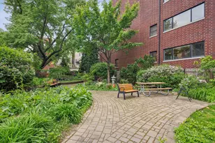 821 W Roscoe St, Chicago, IL 60657 - Photo 29