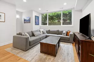 821 W Roscoe St, Chicago, IL 60657 - Photo 21