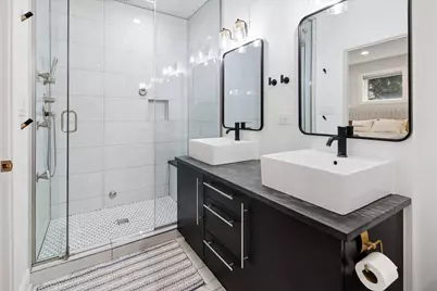 821 W Roscoe Street #1, Chicago, IL 60657 - Photo 15