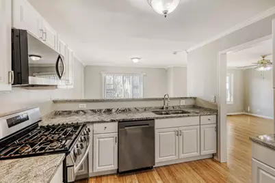 2058 Leeward Lane, Hanover Park, IL 60133 - Photo 5