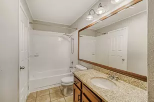 2058 Leeward Ln, Hanover Park, IL 60133 - Photo 9