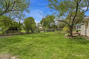 2627 Dana Ave, Waukegan, IL 60087 - Photo 5