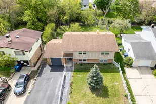 2627 Dana Ave, Waukegan, IL 60087 - Photo 3